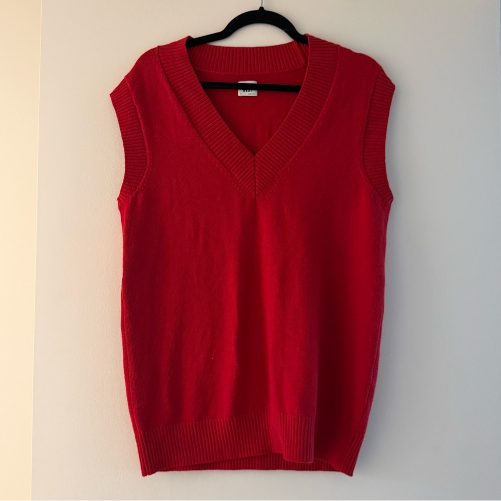NWOT Aritzia Sunday Best Red Winston V-Neck Sweater Vest